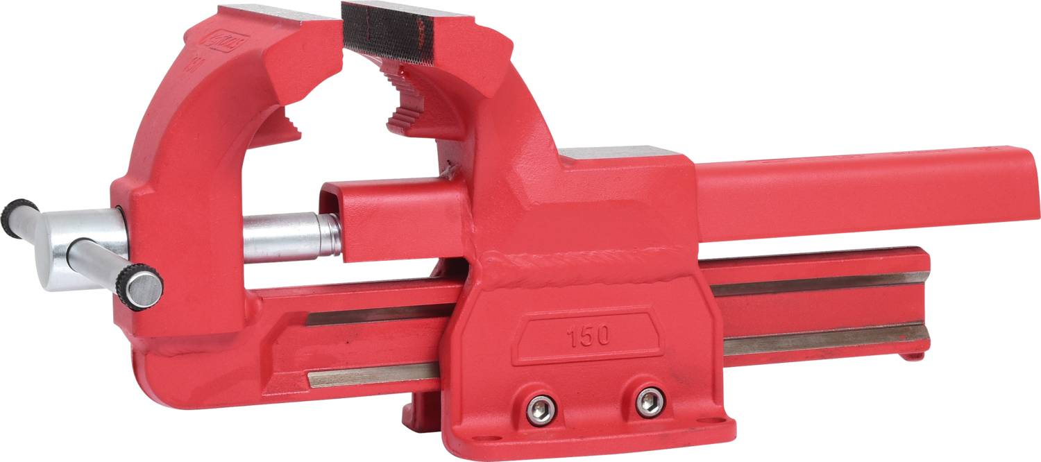 Ein roter Schraubstock aus Metall, horizontal ausgerichtet, mit einem verstellbaren Griff auf der linken Seite.