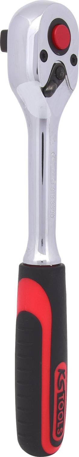 Ein silberner Ratsche-Schraubenschlüssel mit schwarzem und rotem Griff, geeignet für mechanische Reparaturen.