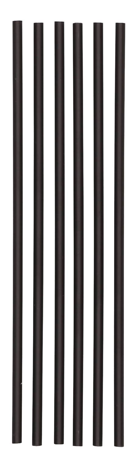 Sechs nebeneinander liegende schwarze Plastikstrohhalme auf weißem Hintergrund.