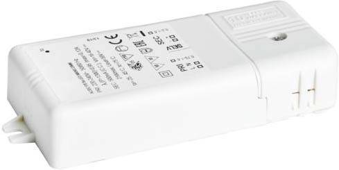 Elektronischer LED-Trafo in weißem Gehäuse mit technischen Angaben und Sicherheitszertifizierungen auf der Oberseite.