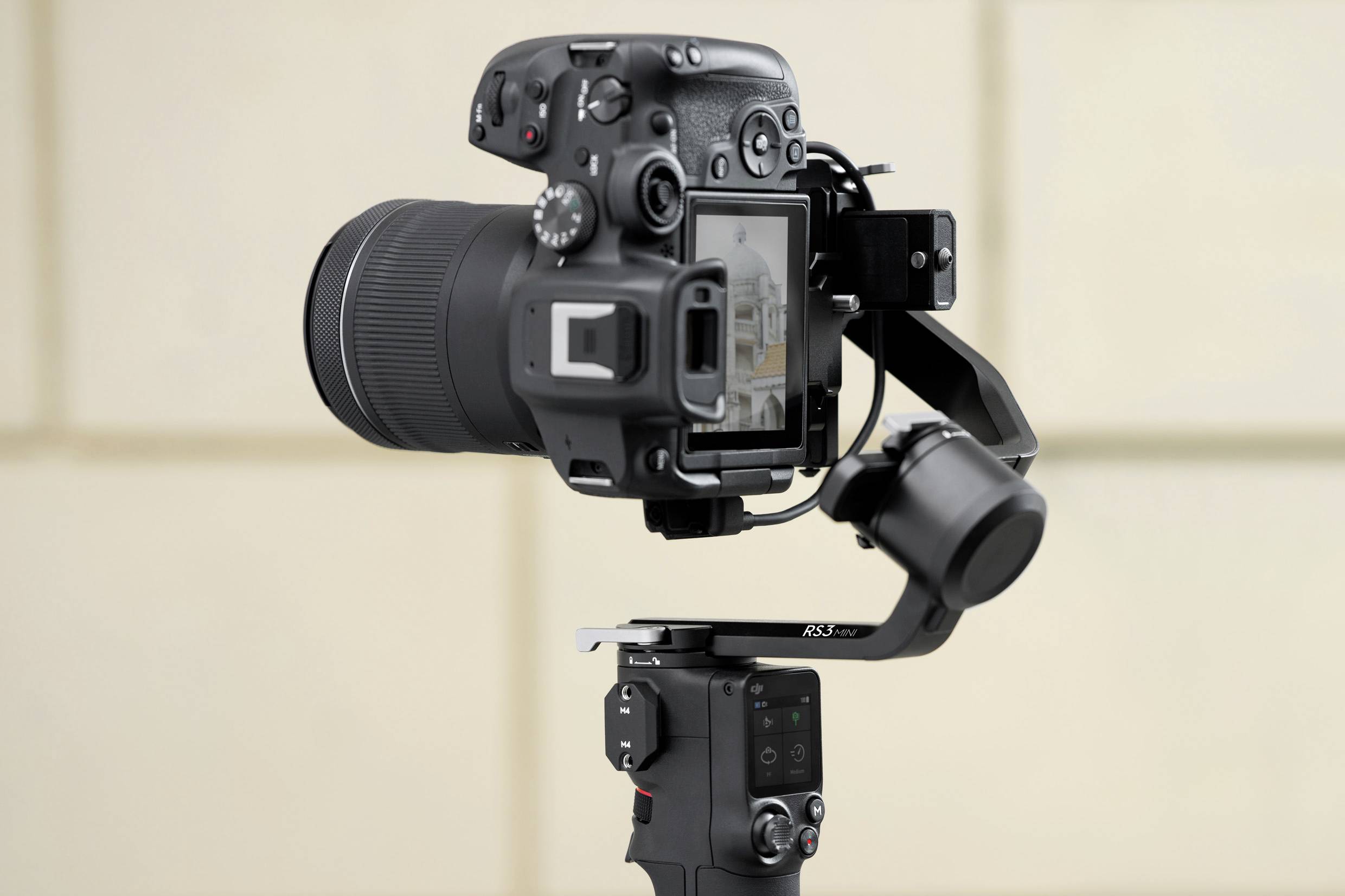 DJI RS 3 Mini Gimbal elektrisch 1/4 Zoll Schwarz 3D-Neiger Belastbar bis 2 kg