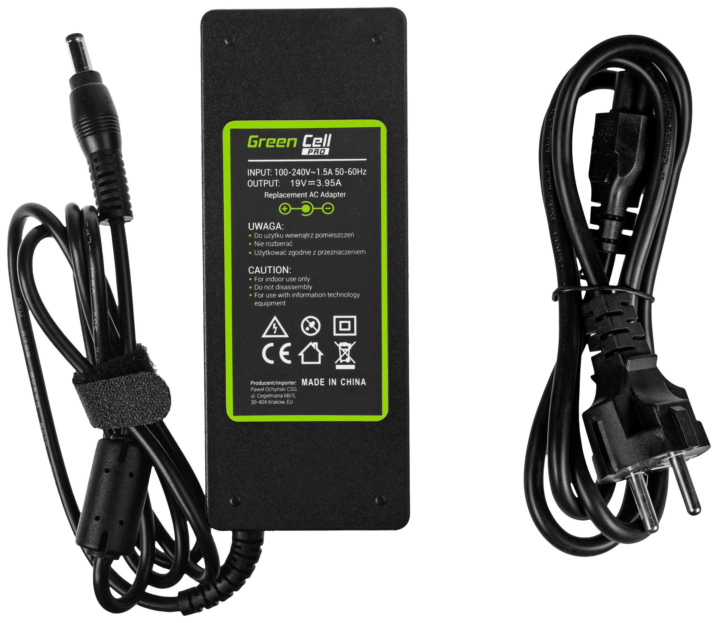 Ein rechteckiges, schwarzes Notebook-Ladegerät mit Kabel, auf dem Gehäuse steht 'Green Cell'. Netzstecker ist separat abgebildet.