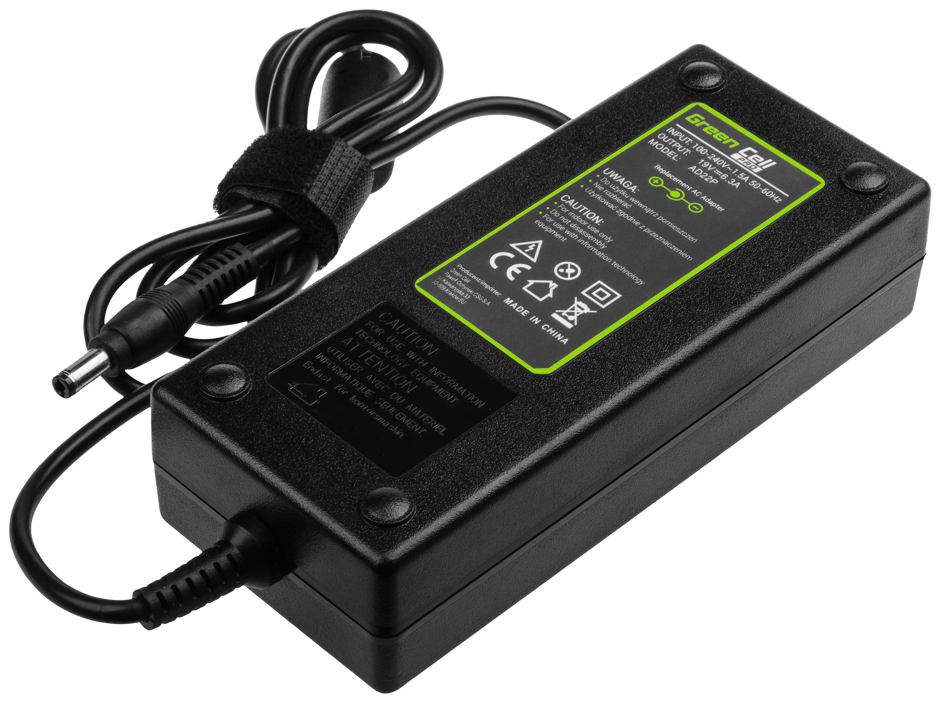 Ein rechteckiges Laptop-Ladegerät mit abgebildetem Kabel und Stecker. Aufkleber mit technischen Daten und Zertifizierungen auf der Oberseite.