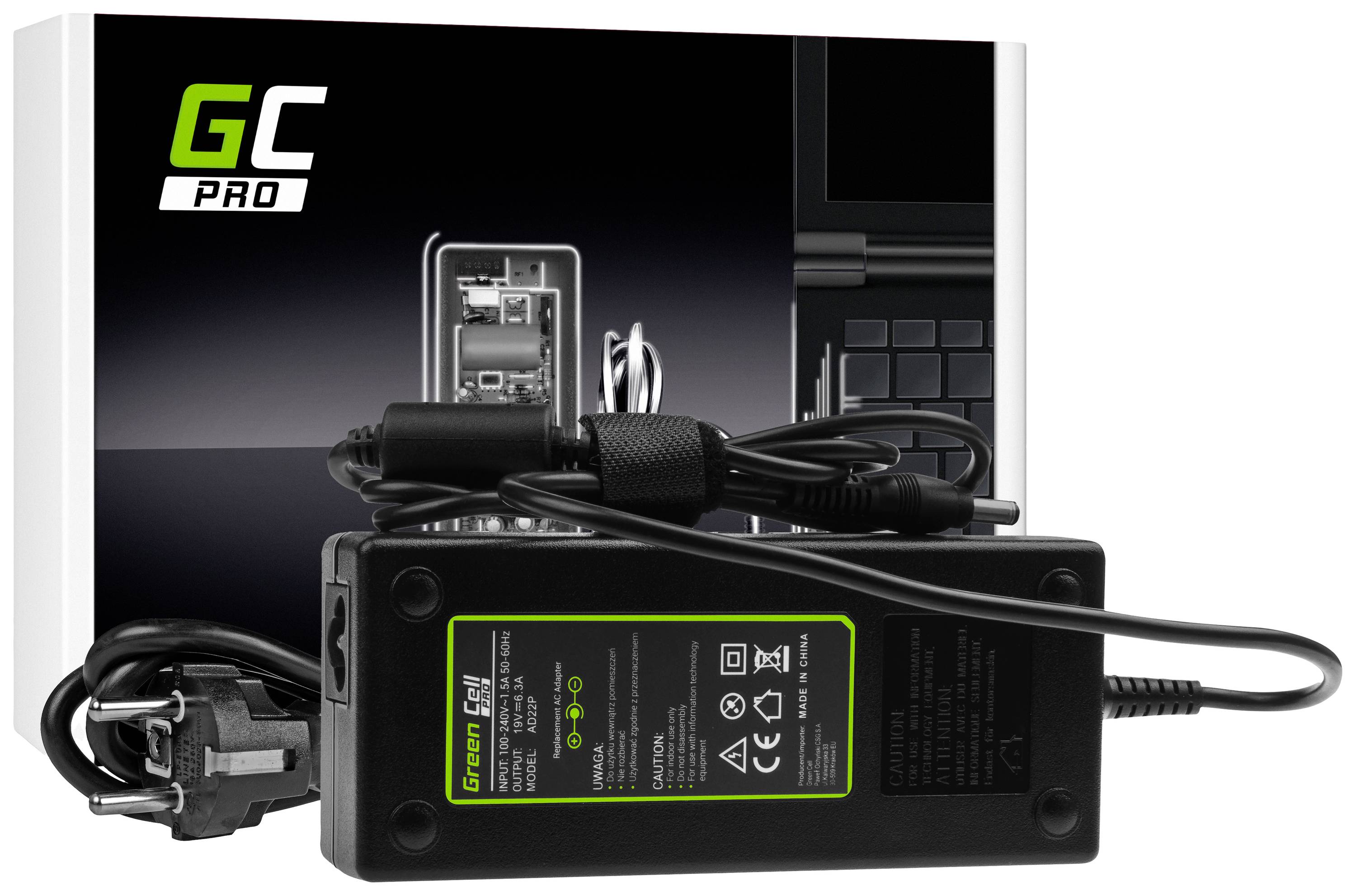 Ladegerät mit Kabeln vor einer Verpackung der Marke GC PRO, geeignet für Laptops. Verpackung zeigt Laptopabbildung im Hintergrund.