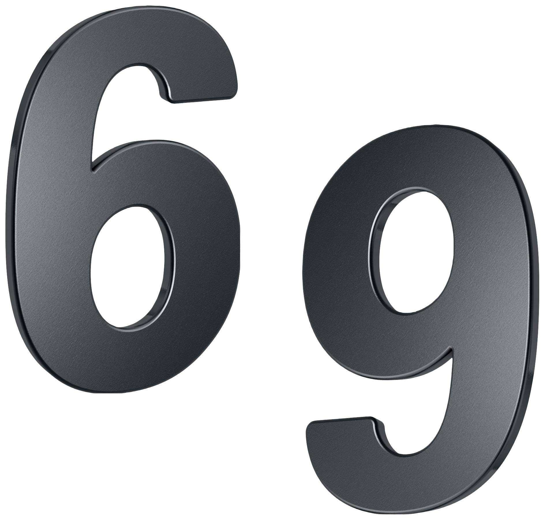 Schwarze Metallzahlen '6' und '9' auf weißem Hintergrund, minimaler Zwischenraum.