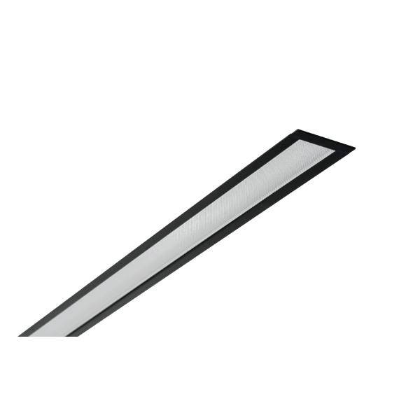 Schlanke, rechteckige Leuchte mit schwarzem Rahmen und weißem Diffusor, diagonal von links unten nach rechts oben im Bild platziert.