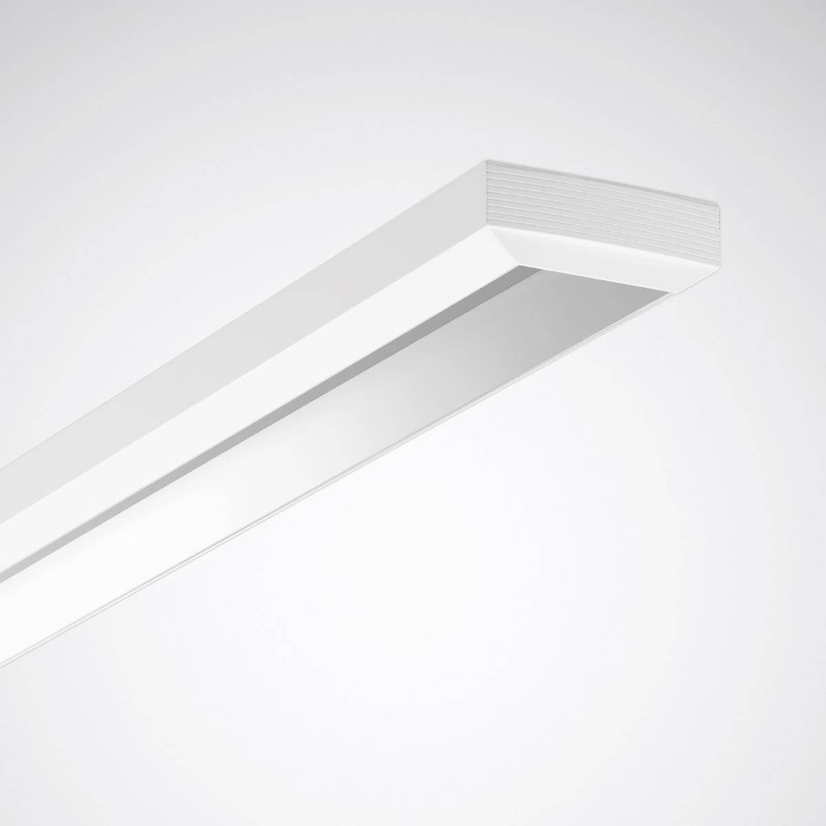 LED-Leuchte mit rechteckigem Profil in minimalistischem Design, an einer weißen Decke montiert, für moderne Innenbeleuchtung.