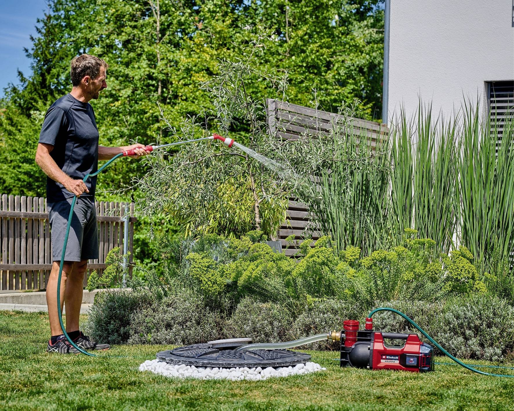 Einhell AQUINNA 36/35 F LED Akku-Gartenpumpe 3800 l/h 37m