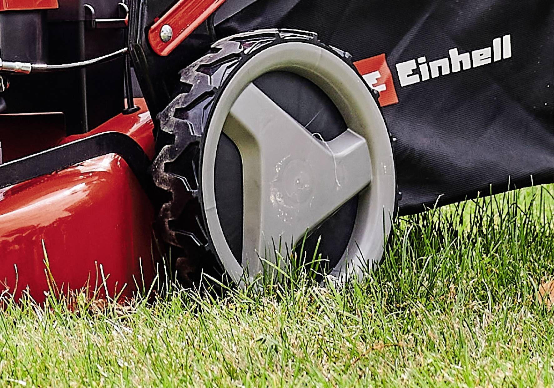 Einhell GC-PM 46 S HW-E Benzin Rasenmäher mit Schnitthöhenverstellung, Höhenverstellbarer Griff mit Klappfunktion 2kW 12V