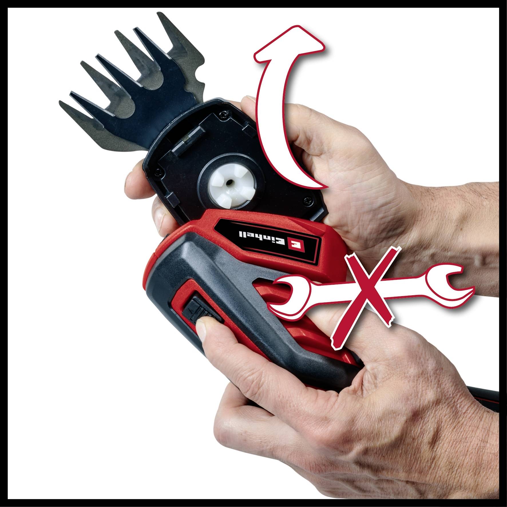 Hände halten eine Heckenschere. Ein Sechskantschlüssel und ein Pfeil zeigen auf den Messerbereich, um den Wechsel der Klinge anzuzeigen.