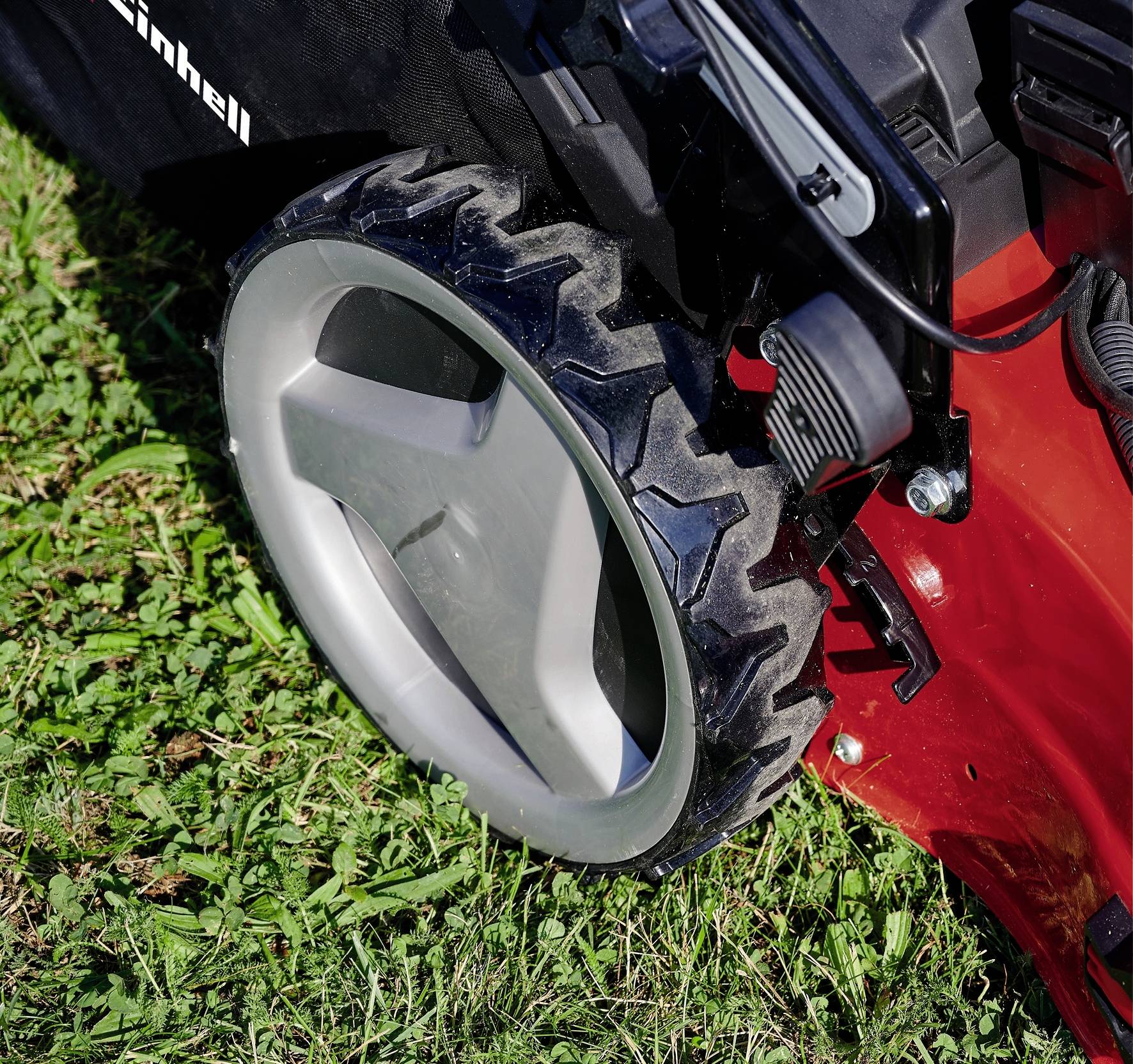 Einhell GC-PM 51/3 S HW-E Benzin Rasenmäher Höhenverstellbarer Griff 2700W Schnittbreite (max.) 51cm Geeignet für 1800m²