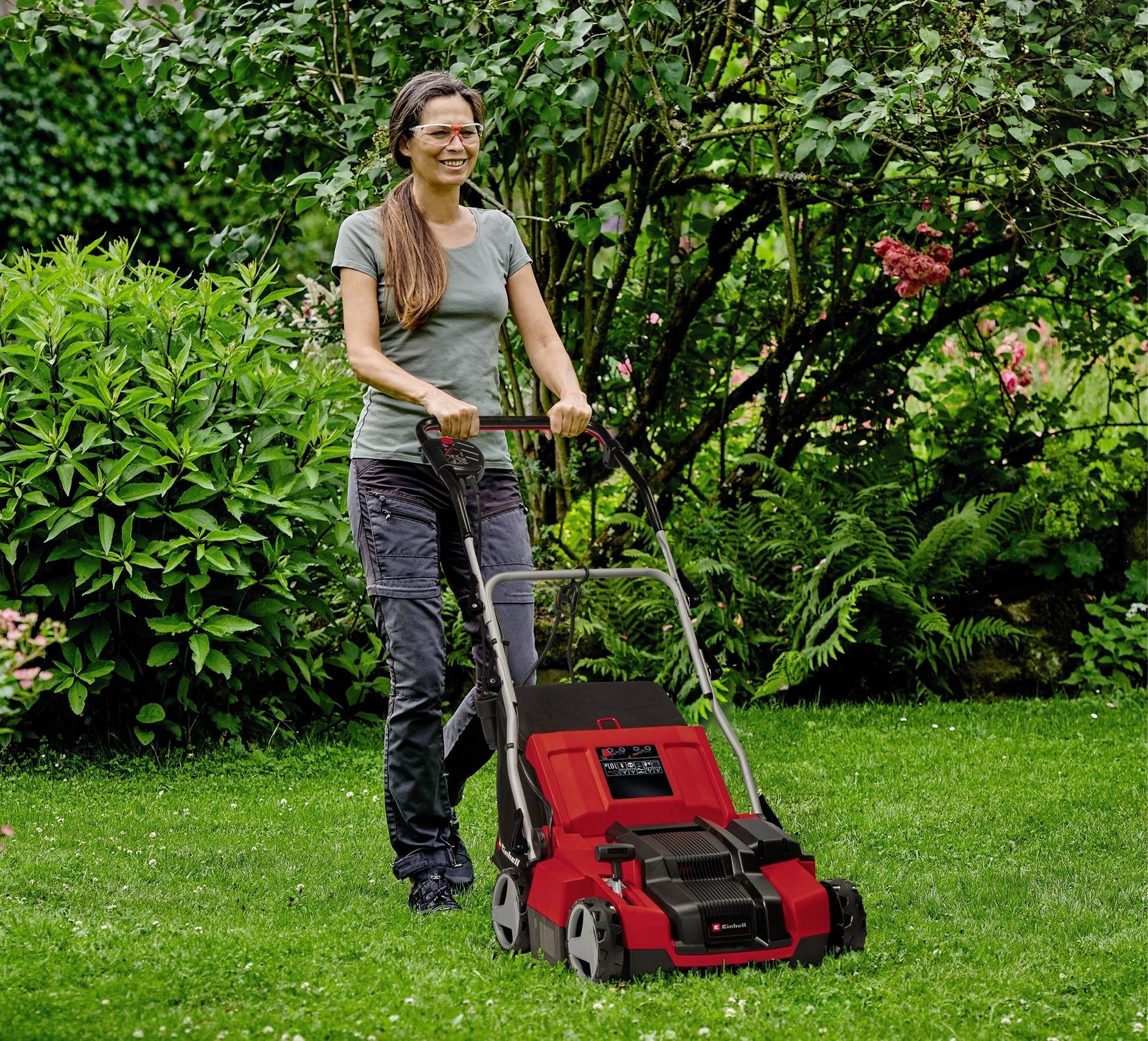 Einhell GE-SA 1435/1 Elektro Vertikutierer Einstellbarer Holm Arbeitsbreite 35 cm