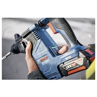 Bosch Professional GBH 18V-24 C SDS-Plus-Akku-Bohrhammer 18 V 5 Ah Li-Ion bürstenlos, inkl. 2. Akku Bosch Professional GBH 18V-24 C SDS-Plus-Akku-Bohrhammer 18 V 5 Ah Li-Ion bürstenlos, inkl. 2. Akku