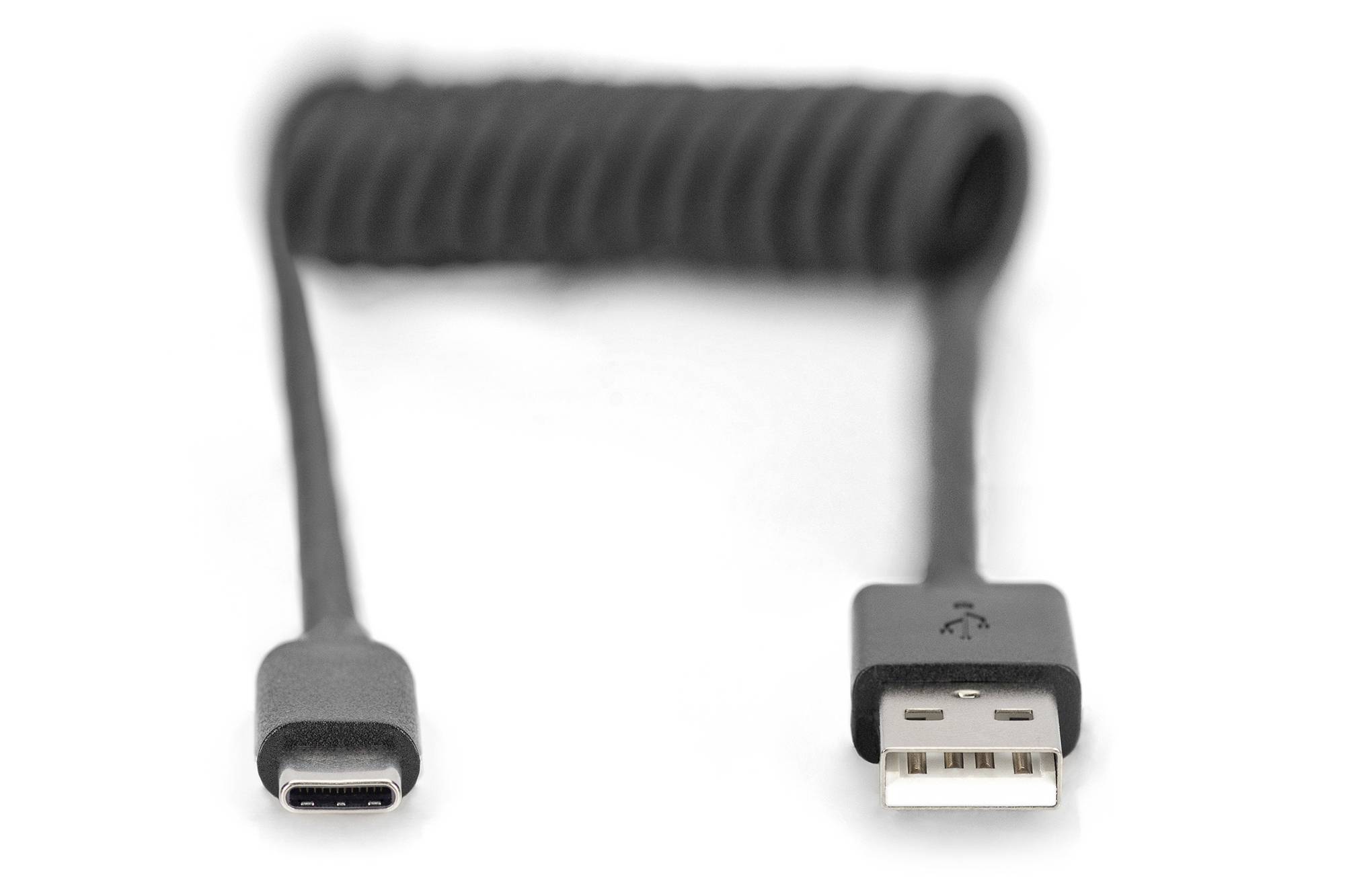 Geflochtenes USB-C-auf-USB-A-Ladekabel in schwarz, Nahaufnahme der Steckverbindungen.
