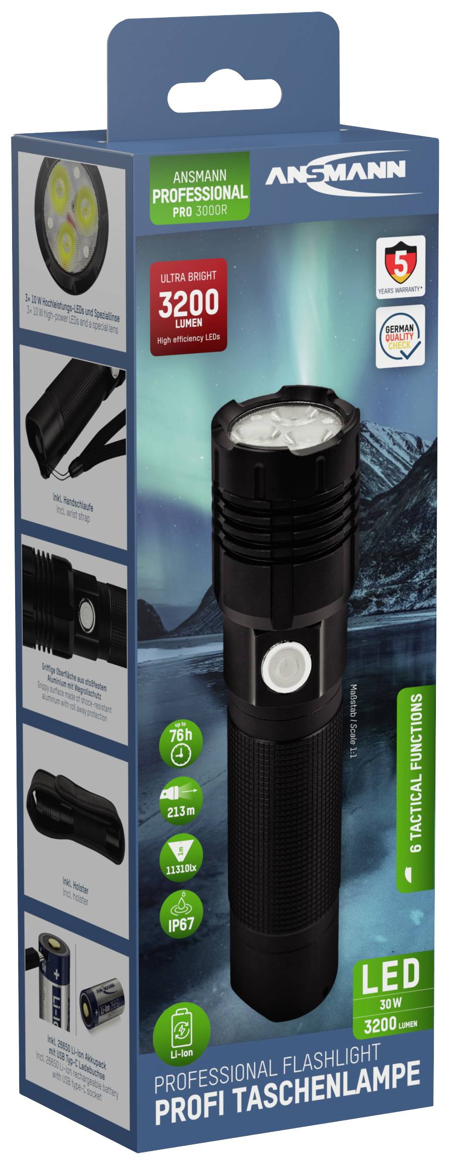 Ansmann Professional LED Taschenlampe, ultrahell 3200 Lumen, IP67, 30 Watt, fünf Jahre Garantie. Abgebildet mit Nordlicht-Hintergrund.