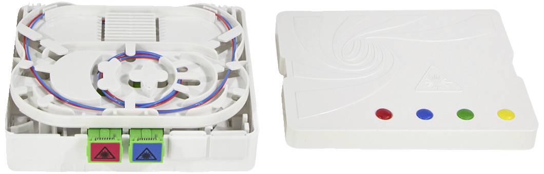 Zwei weiße Kunststoffgehäuse: links offen mit sichtbaren Kabeln, rechts geschlossen mit farbigen Punkten (rot, blau, grün, gelb).
