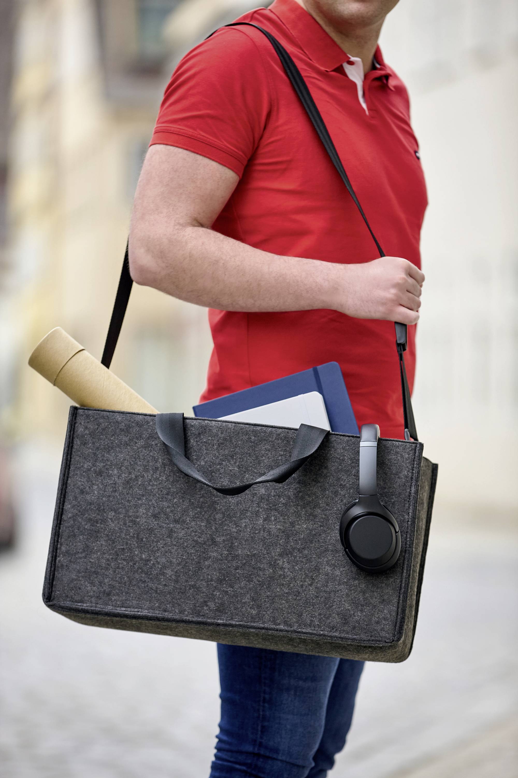 Sigel Schultertasche BA411 Desk Sharing Bag L Synthetischer Filz Dunkelgrau 50cm x 28cm