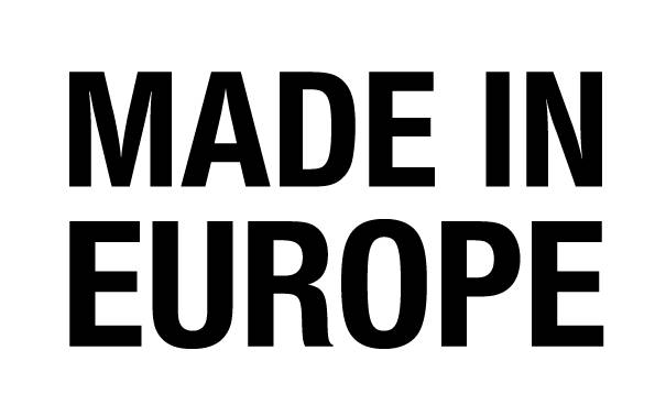Schwarzer Text 'MADE IN EUROPE' auf weißem Hintergrund.