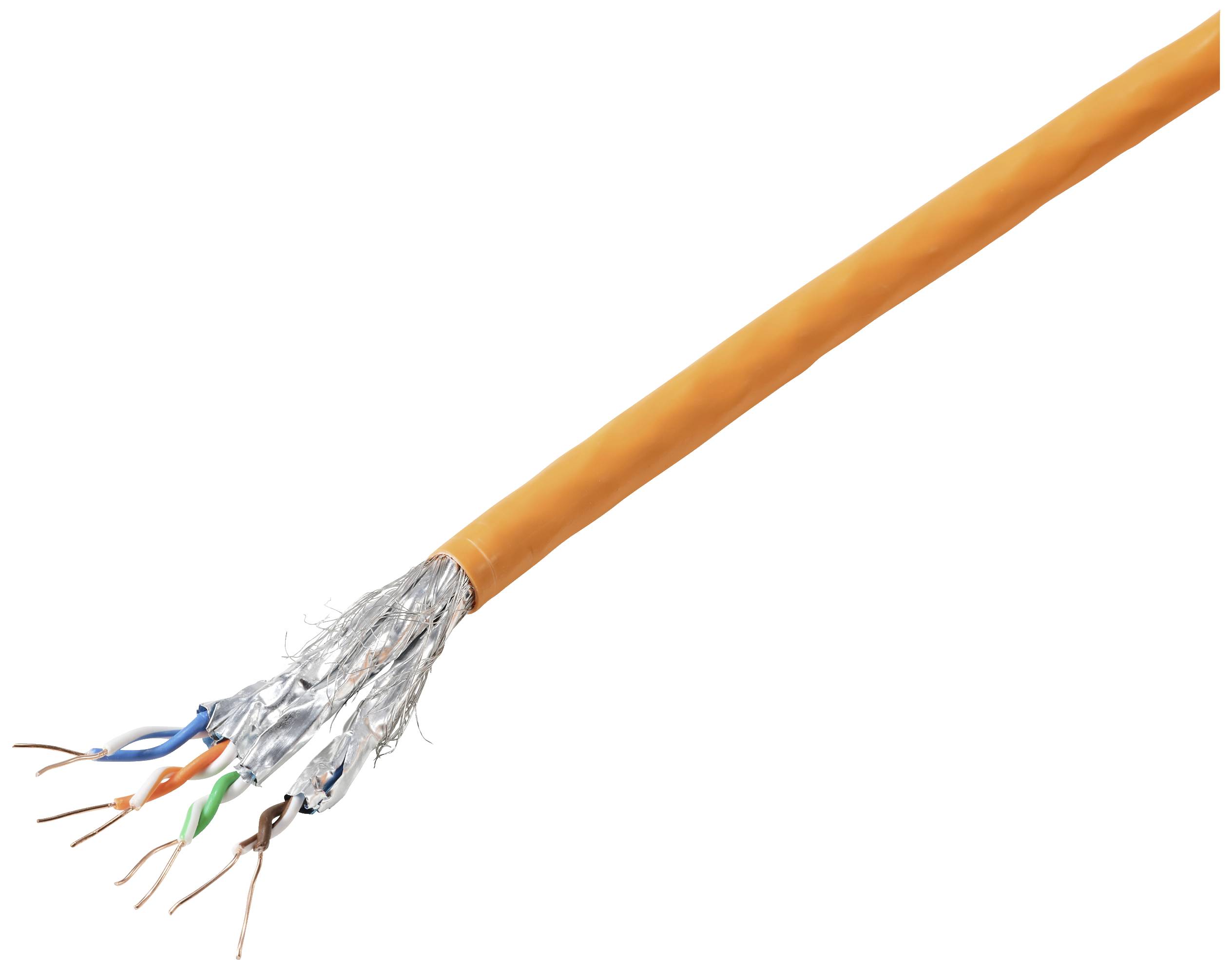 Ein orangefarbenes Netzwerkkabel mit freiliegenden, farblich markierten Kupferdrähten und Metallabschirmung am Ende.