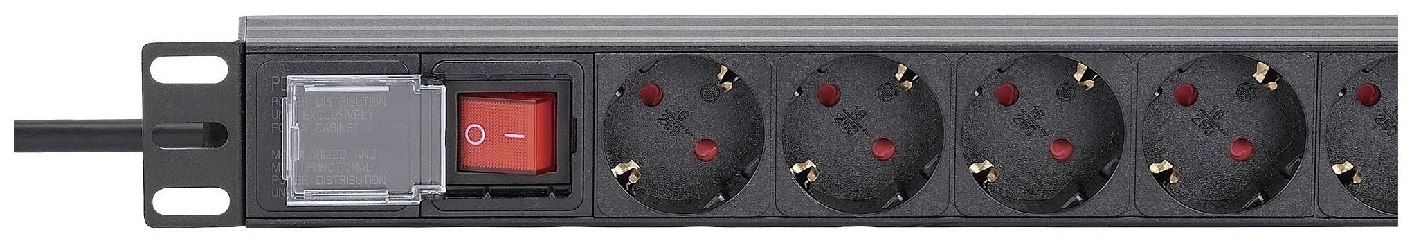 Eine schwarze Steckdosenleiste mit fünf Schuko-Steckdosen und einem roten Ein-/Ausschalter auf der linken Seite.