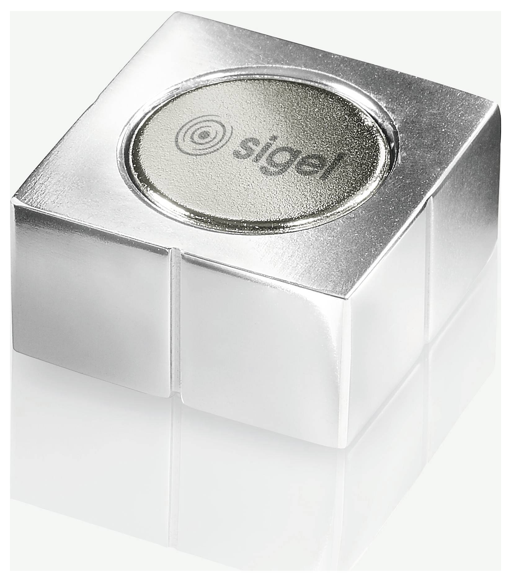 Silberner Metallwürfel mit dem eingepressten „sigal"-Logo auf der Oberseite, gezeigt auf weißem Hintergrund.