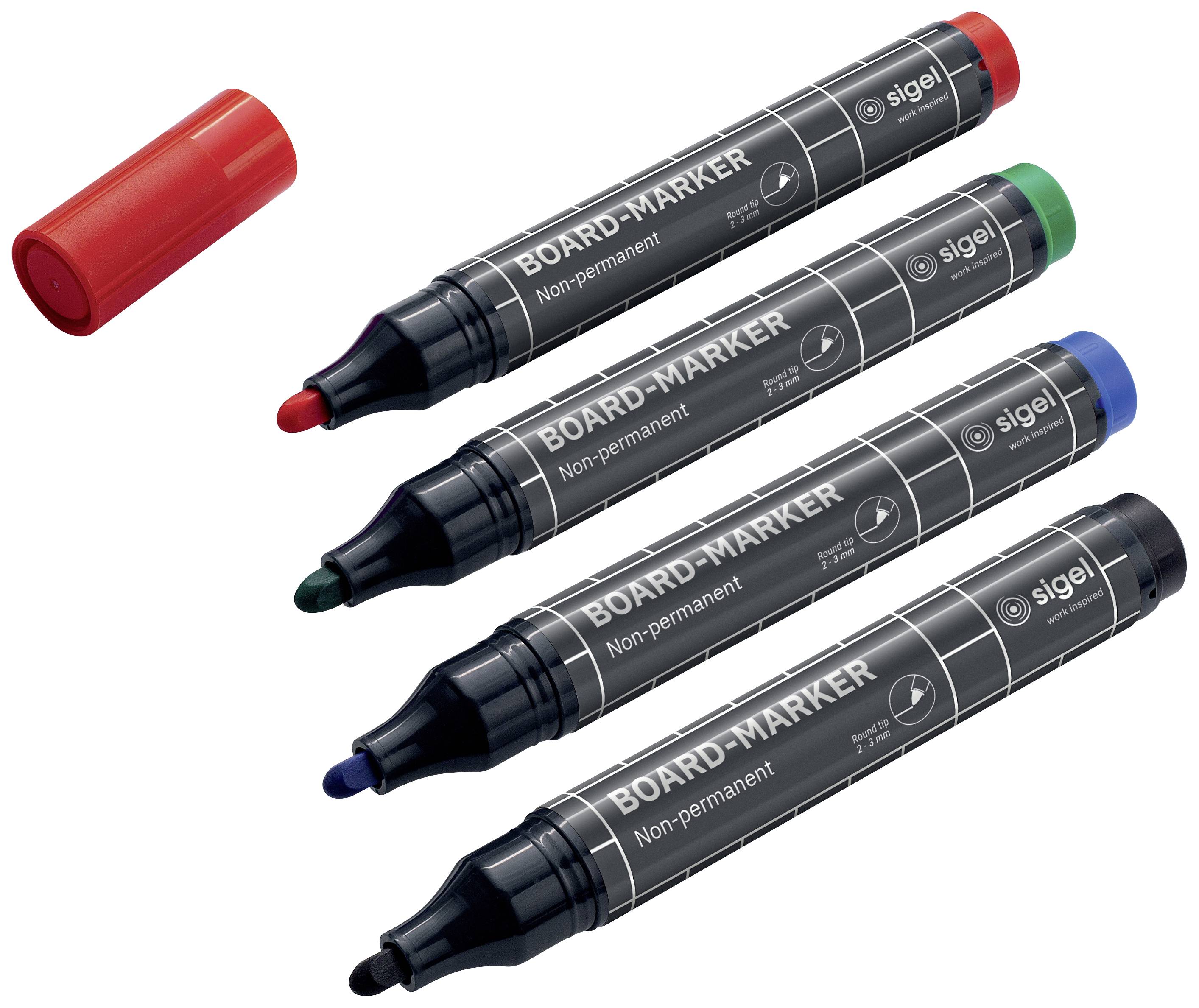 Vier nicht permanente Board-Marker in Schwarz, Blau, Grün und Rot mit abgenommenen Kappen, liegend nebeneinander.