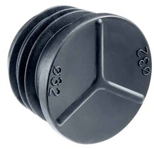 Schwarzer runder Kunststoffstopfen mit drei Rillen an der Seite und eingeprägter Nummer '032'.