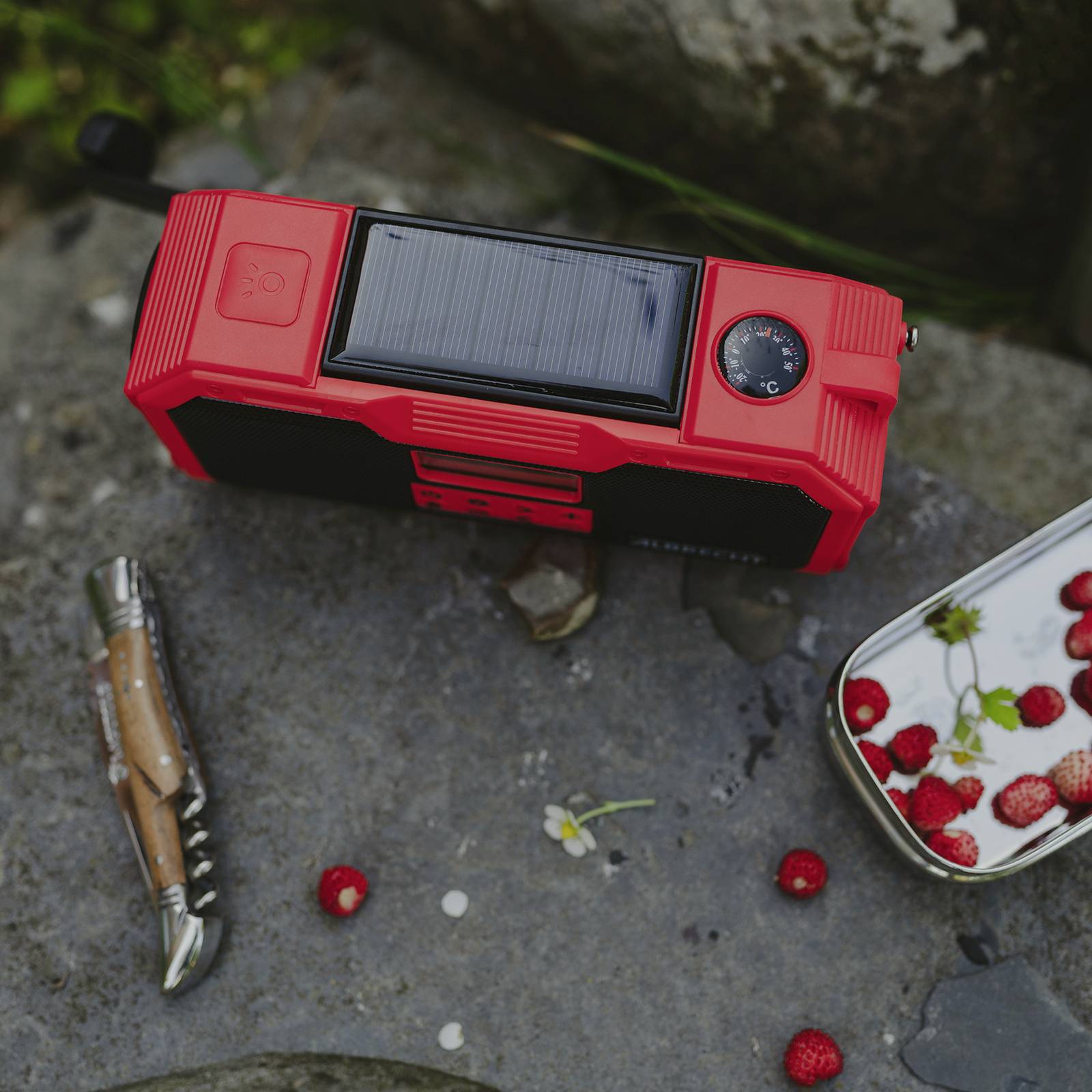 Albrecht DR 112 Outdoorradio DAB+, UKW Notfallradio, USB, Bluetooth® Akku-Ladefunktion, Handkurbel