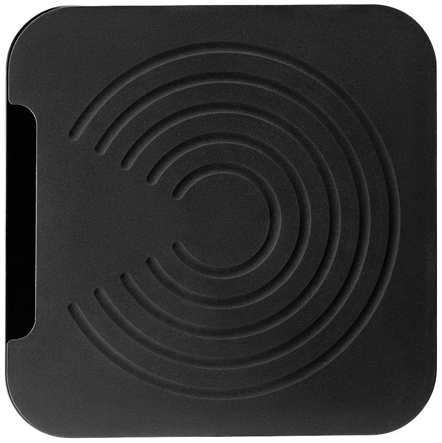 Ein quadratischer, schwarzer Untersetzer mit konzentrischen Halbrundmustern, geeignet zum Abstellen von Hotplates oder Geschirr.