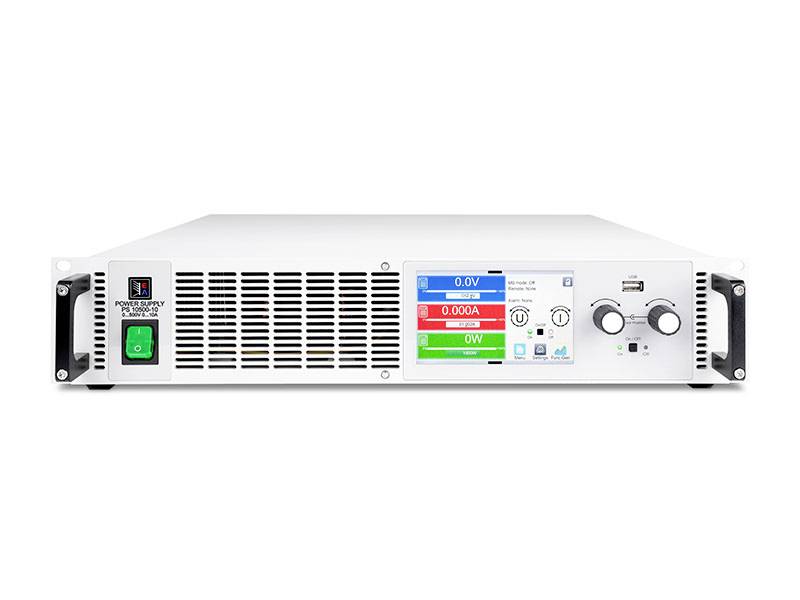 Ein programmierbares DC-Netzgerät mit Digitalanzeige, zeigt Spannung, Strom und Leistung. Bedienknöpfe und USB-Anschluss sind erkennbar.