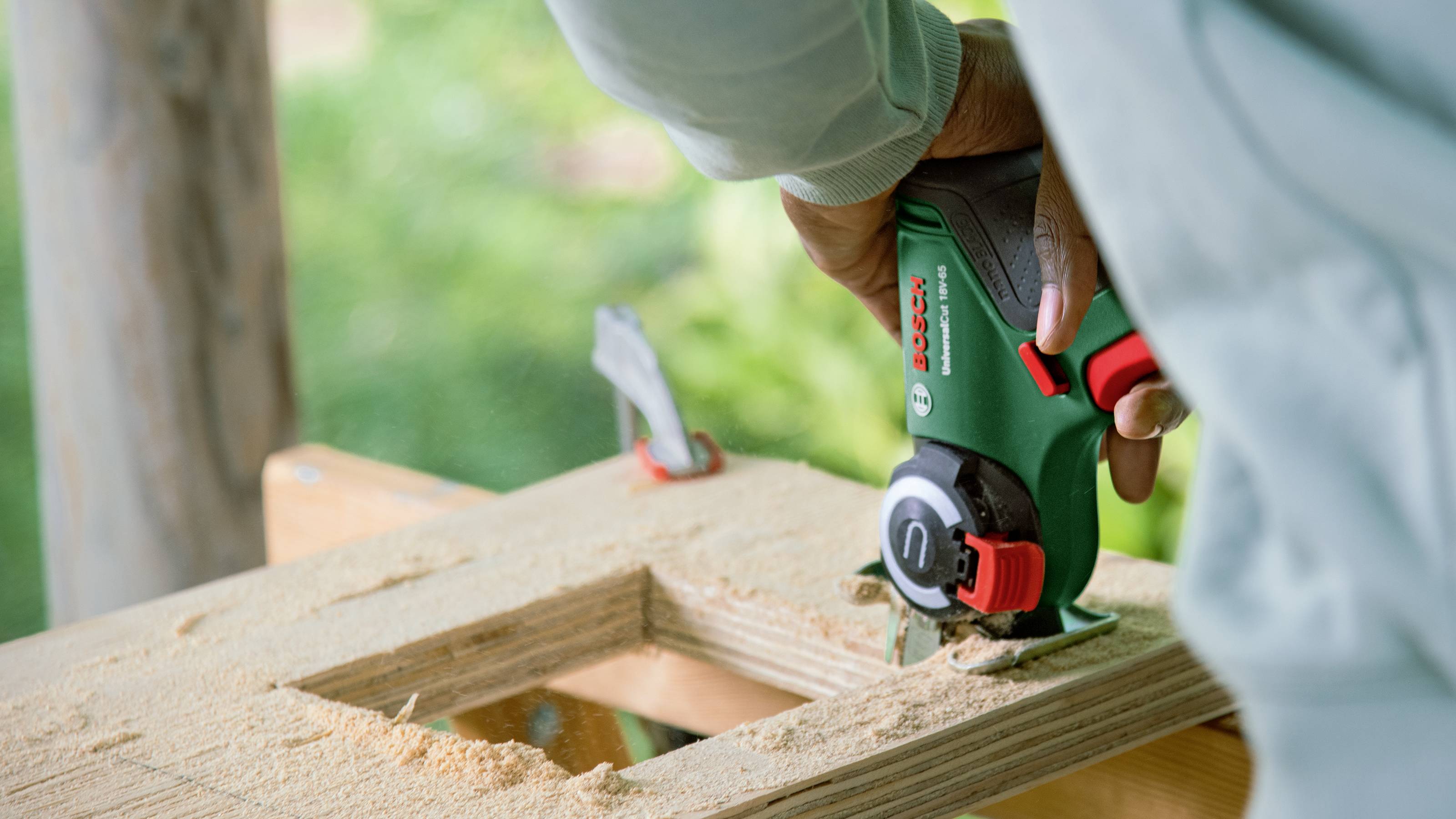 Bosch Home and Garden 06033D5200 Gartensäge ohne Akku