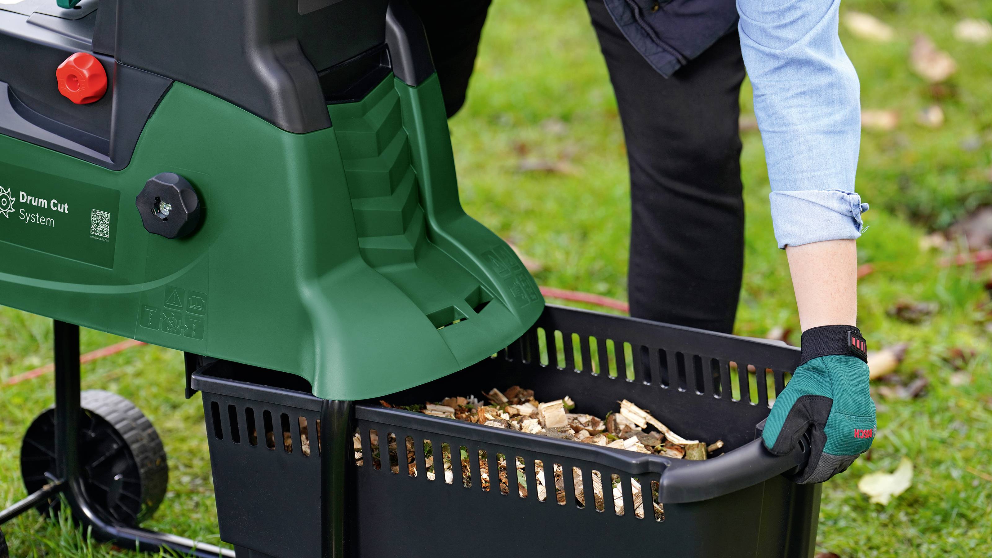 Bosch Home and Garden AXT 22 D Elektro Messer-Häcksler 2200 W