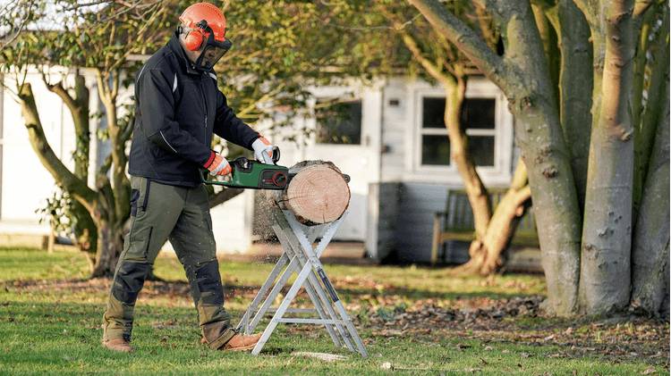 Bosch Home and Garden Akku Kettensäge inkl. Akku, inkl. Ladegerät Schwertlänge 310 mm