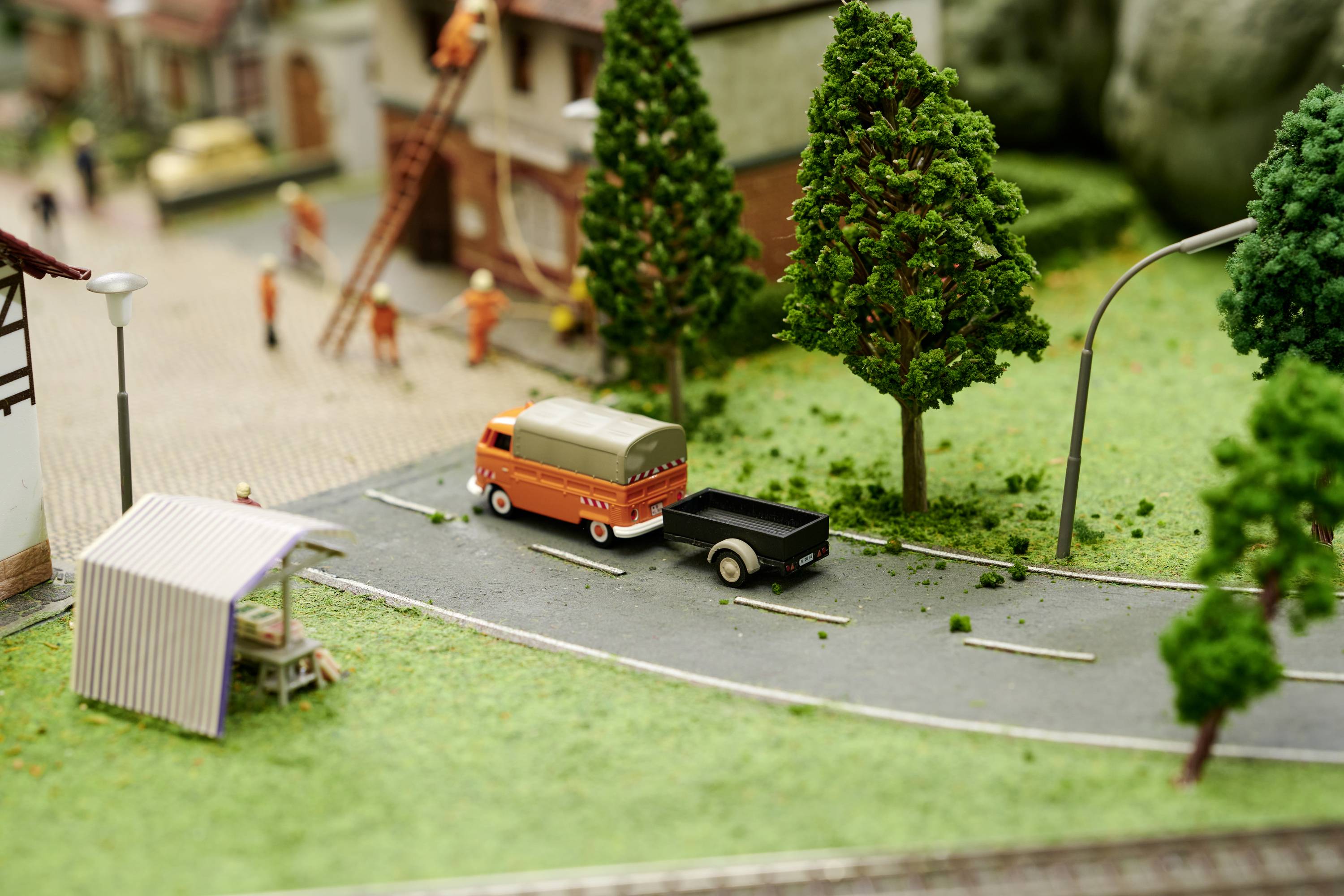 Carson Modellsport 504155 1:87 Pritschenanhänger m. Anhängerkuppl. 1:87 Modellauto-Anhänger