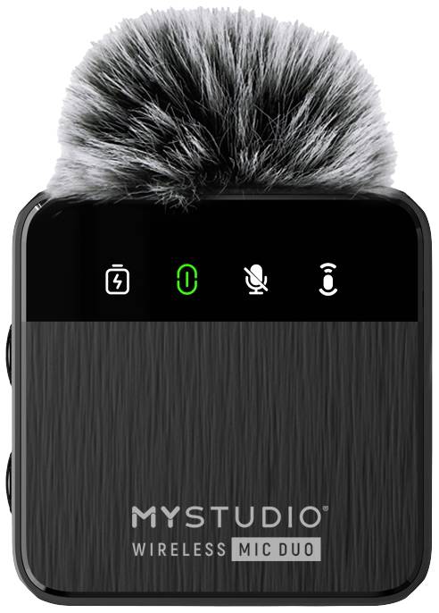Schwarzes, quadratisches Funkmikrofon mit flauschigem Windschutz oben, vier Symbolen für Batterie, Verbindung, Stummschaltung und Mikrofonpegel.