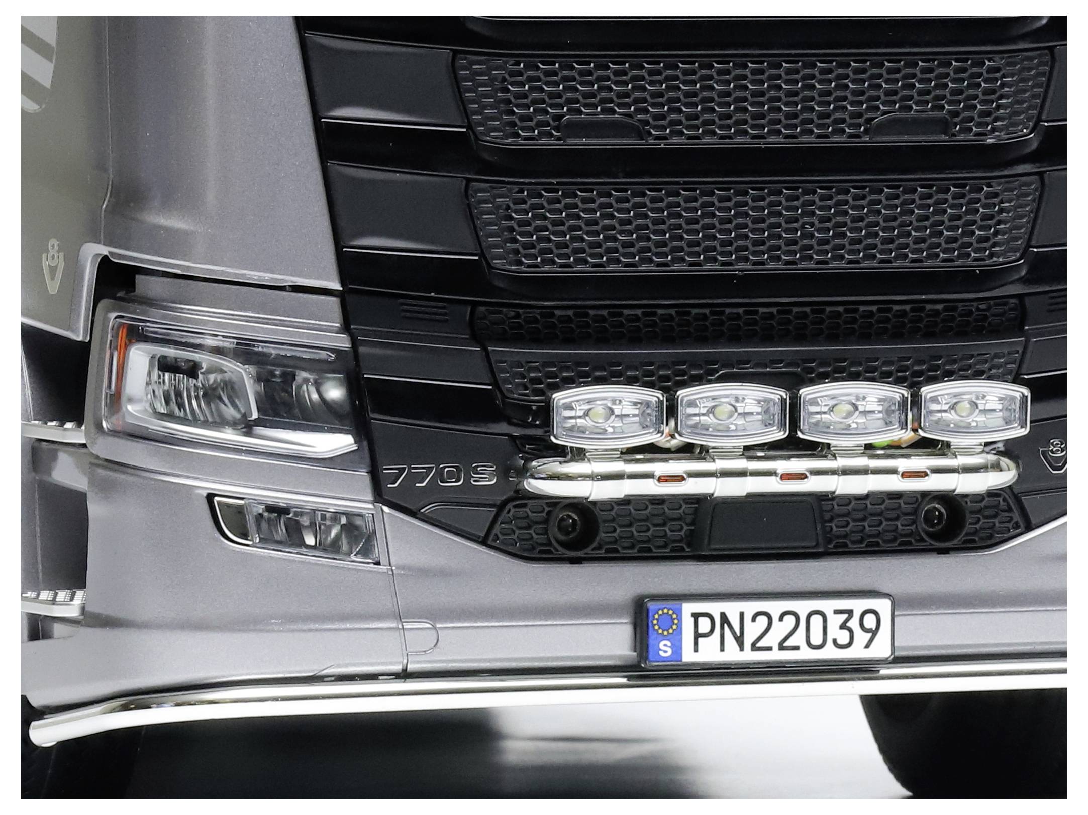 Tamiya 56371-600 1:14 RC Scania 770 S 8x4/4 1:14 Elektro RC Modell-LKW Bausatz