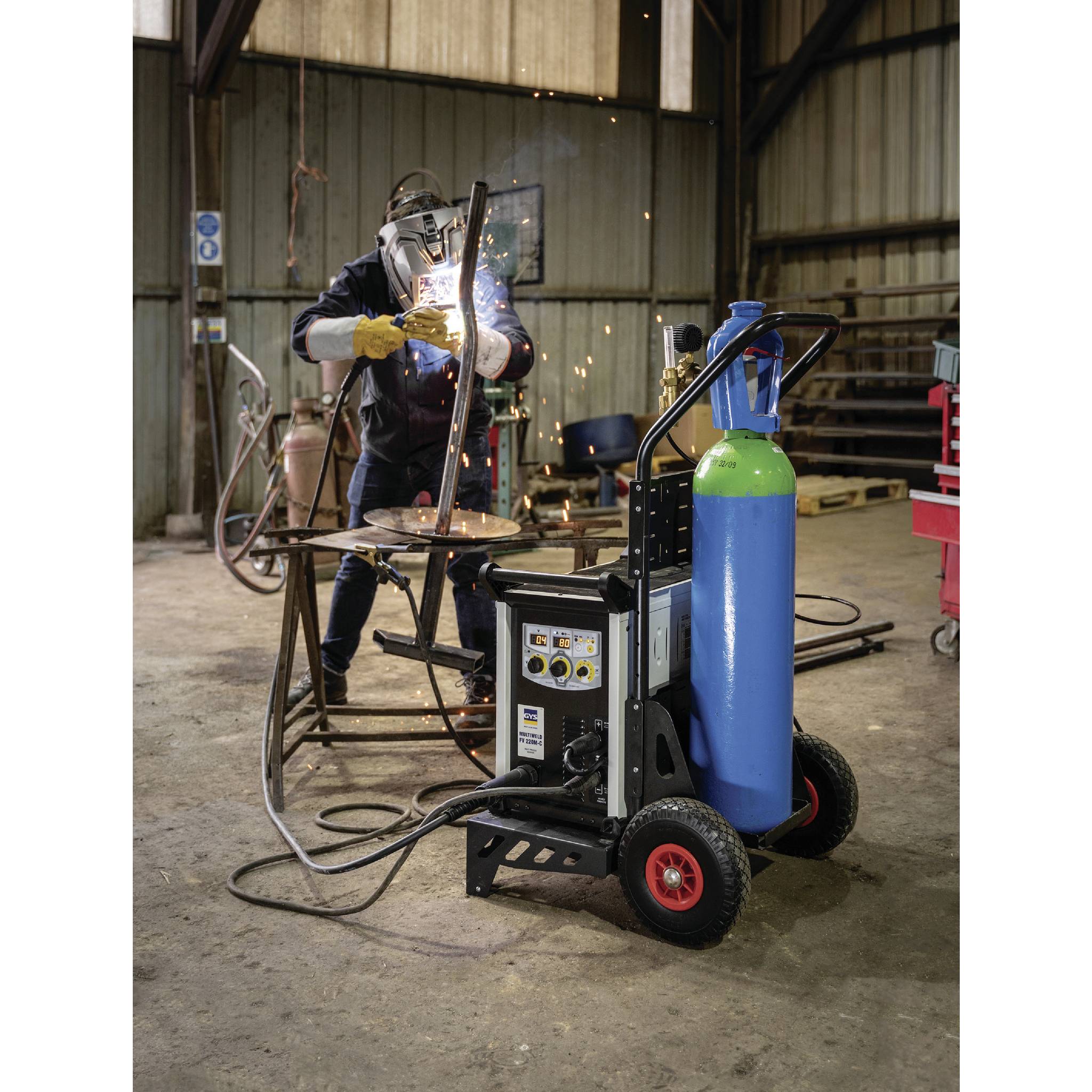 GYS MULTIWELD 220M-C Schweißinverter 30 - 220A