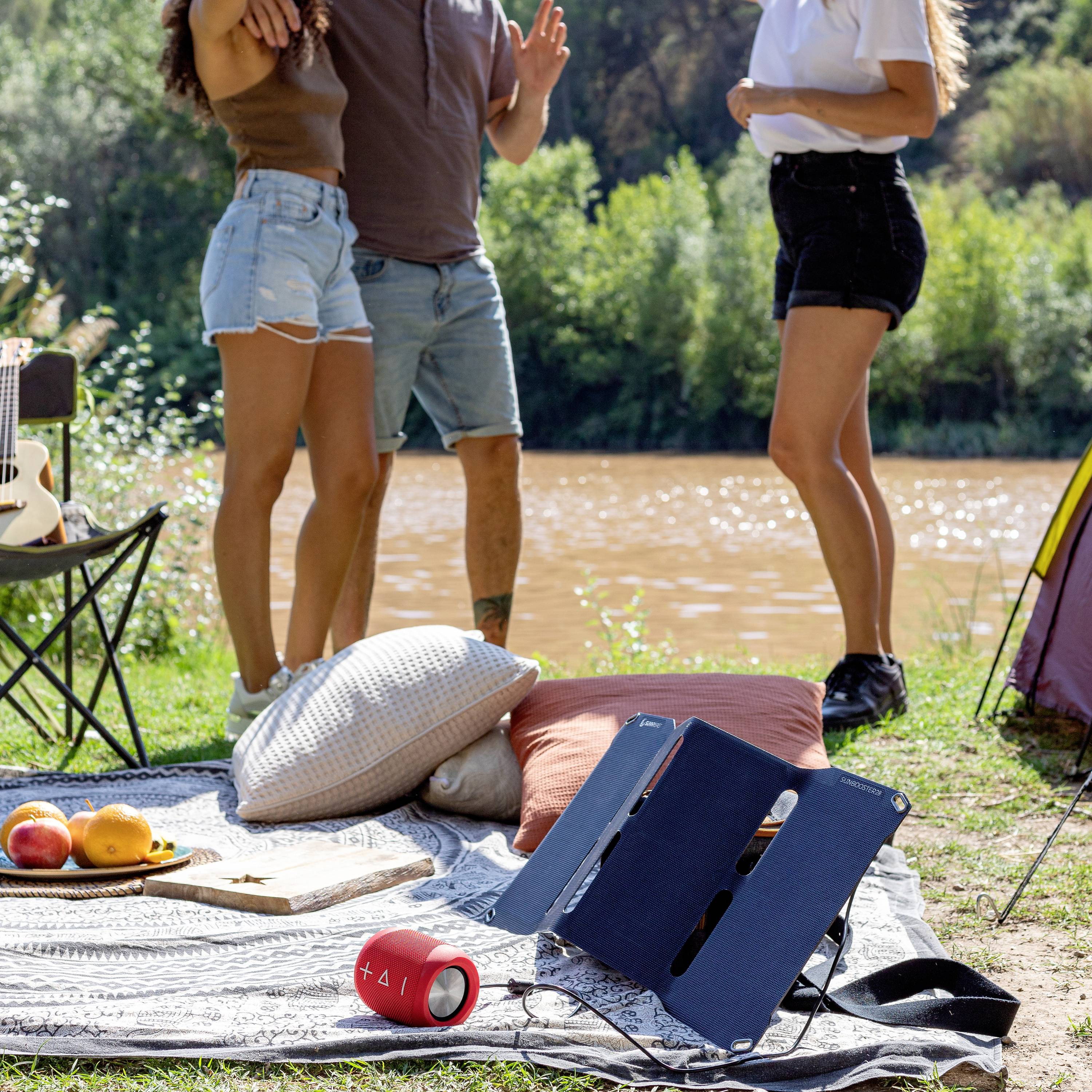 SunnyBag Sunbooster 28 146A_01 Solar-Ladegerät Ladestrom Solarzelle 2000mA 28W