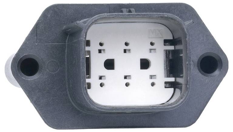Ein kleines, rechteckiges elektronisches Bauteil mit Metallendzungen, wahrscheinlich ein Kondensator oder Widerstand, das auf Leiterplatten verwendet wird.