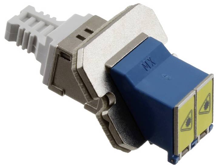 LC-Duplex-Glasfaserstecker mit blauen Adaptern und gelben dreieckigen Warnsymbolen, verwendet für Telekommunikation und Netzwerk.