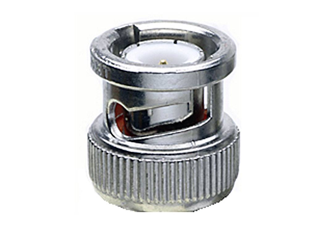 Ein BNC-Stecker aus Metall, seitliche Ansicht, mit geriffeltem Griff und zentralem Isolator, verwendet für Koaxialkabelverbindungen.
