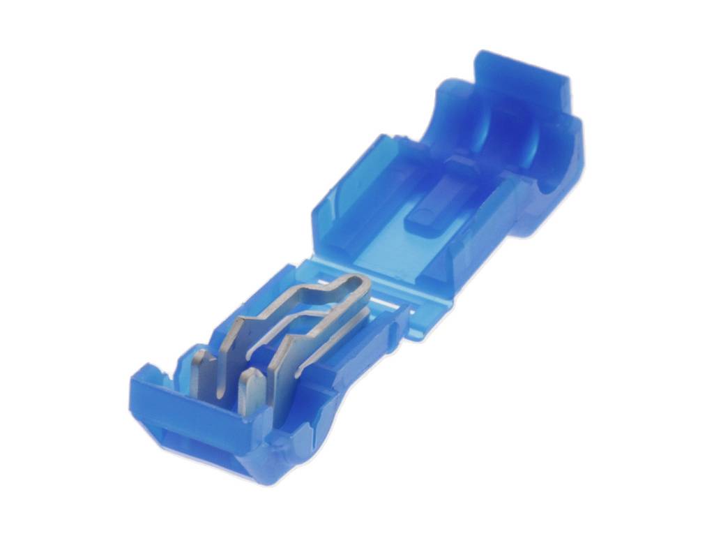 Ein blauer Kunststoffstecker, geöffnet, mit sichtbaren Metallkontakten, dient zur Verbindung von elektrischen Leitungen.
