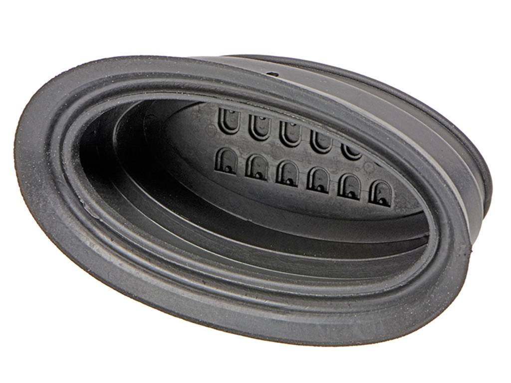 Ein ovaler, schwarzer Dichtungsring aus Gummi mit mehreren kleinen Löchern innen.