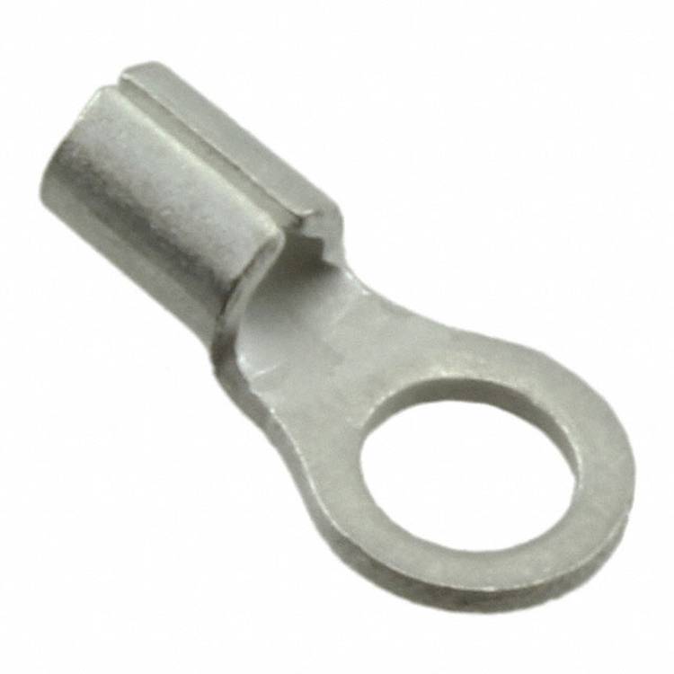 Ein metallischer Ringkabelschuh-Stecker, der zum Anschließen von Leitungen an eine Klemmleiste oder einen Stehbolzen verwendet wird und den Ring sowie das Crimpende zeigt.