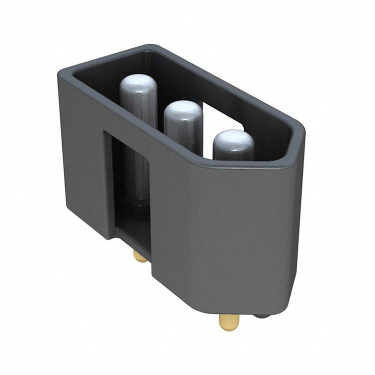 Zwei schwarze und goldene Steckerleisten mit je drei Metallkontakten, aufrecht stehend, verwendet für elektrische Verbindungen auf Leiterplatten.