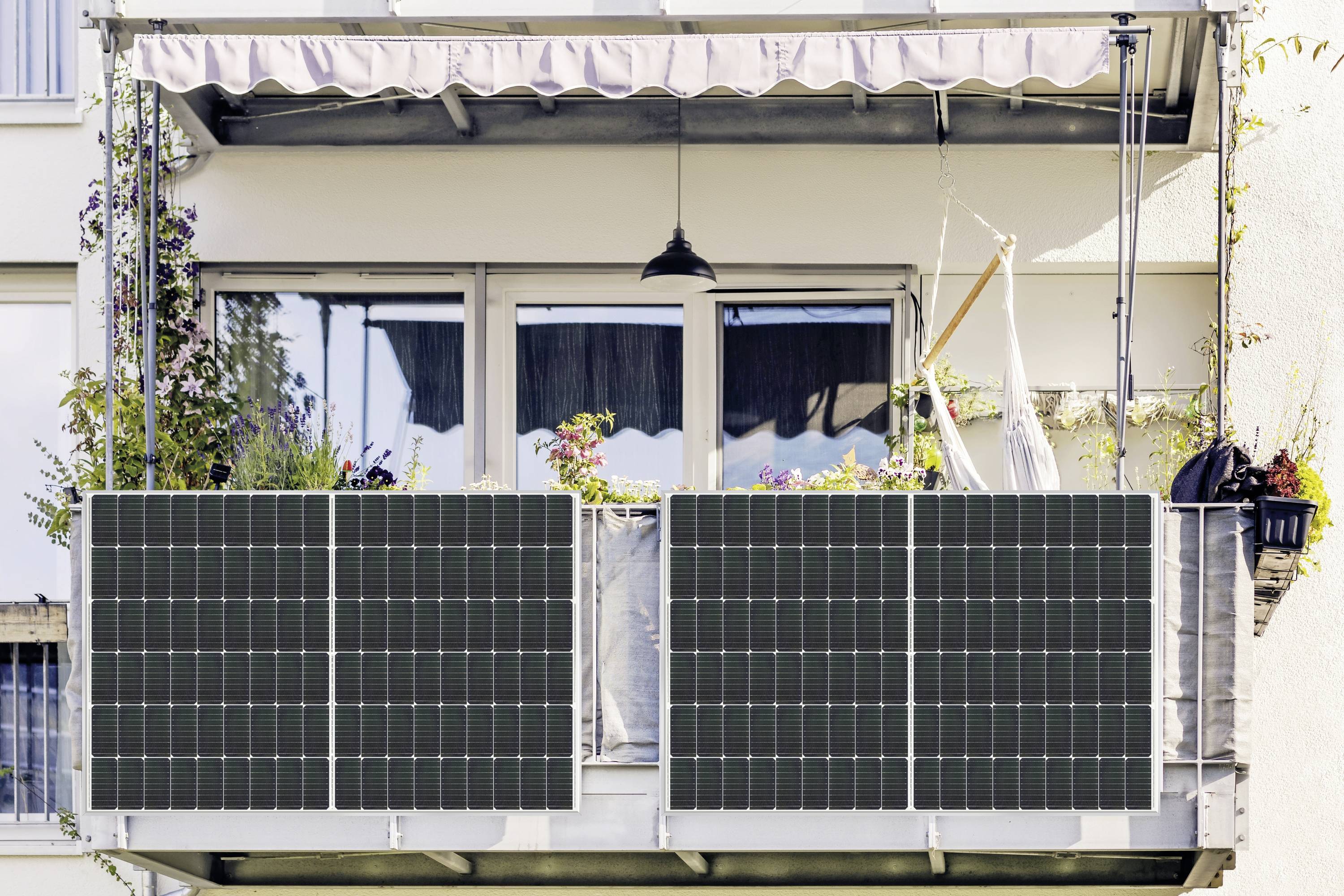 Schwaiger Balkonkraftwerk SOKW0600 Solar-Set 600 Wp inkl. Wechselrichter, inkl. Anschlusskabel