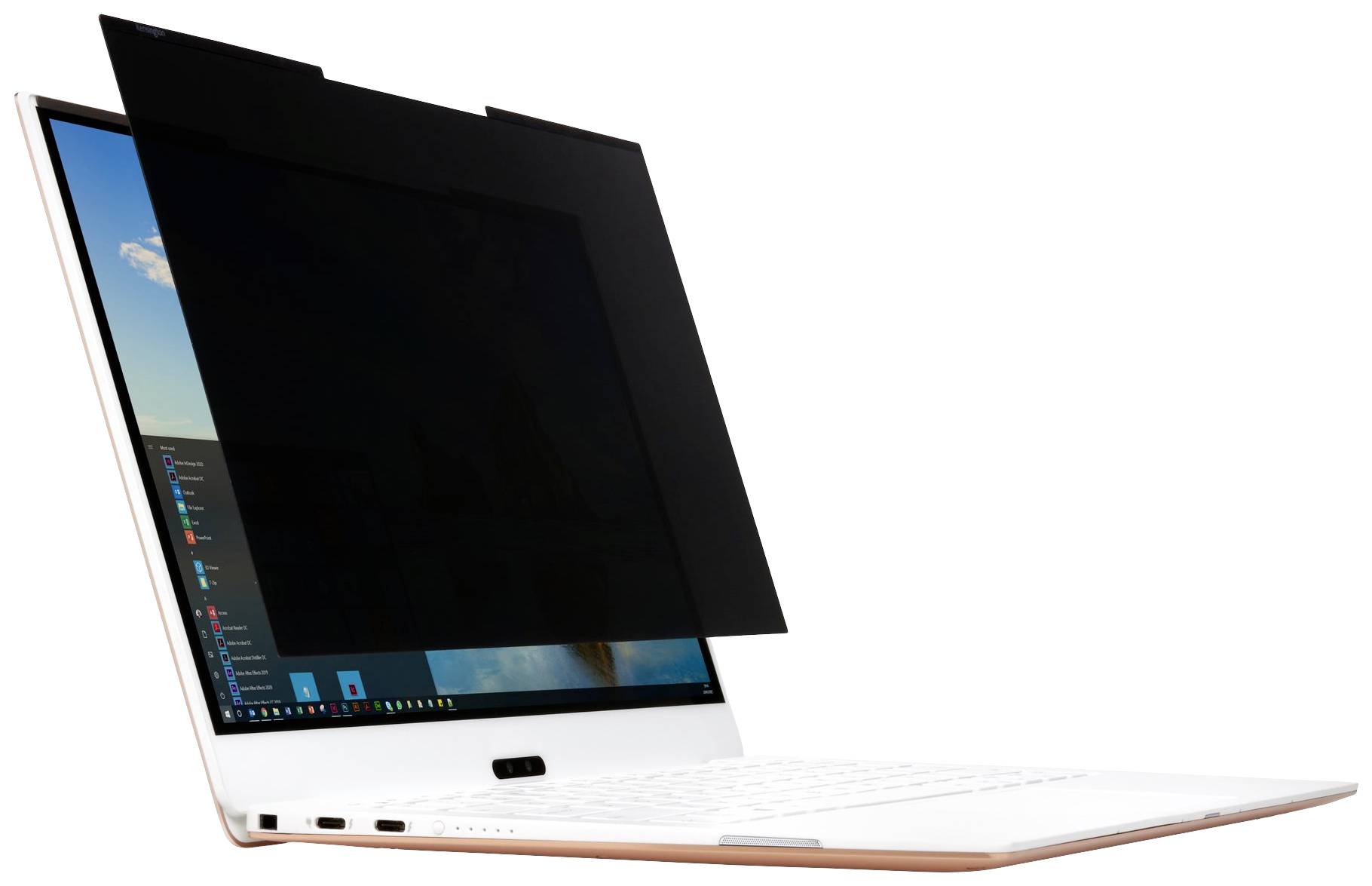 Ein weißer Laptop auf einem Tisch mit einem angebrachten schwarzen Bildschirmschutz, der den Bildschirminhalt vor seitlichen Blicken schützt.