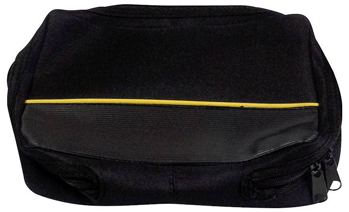 Eine schwarze Tasche mit gelbem Streifen, Reißverschlüssen an der Seite und oben.