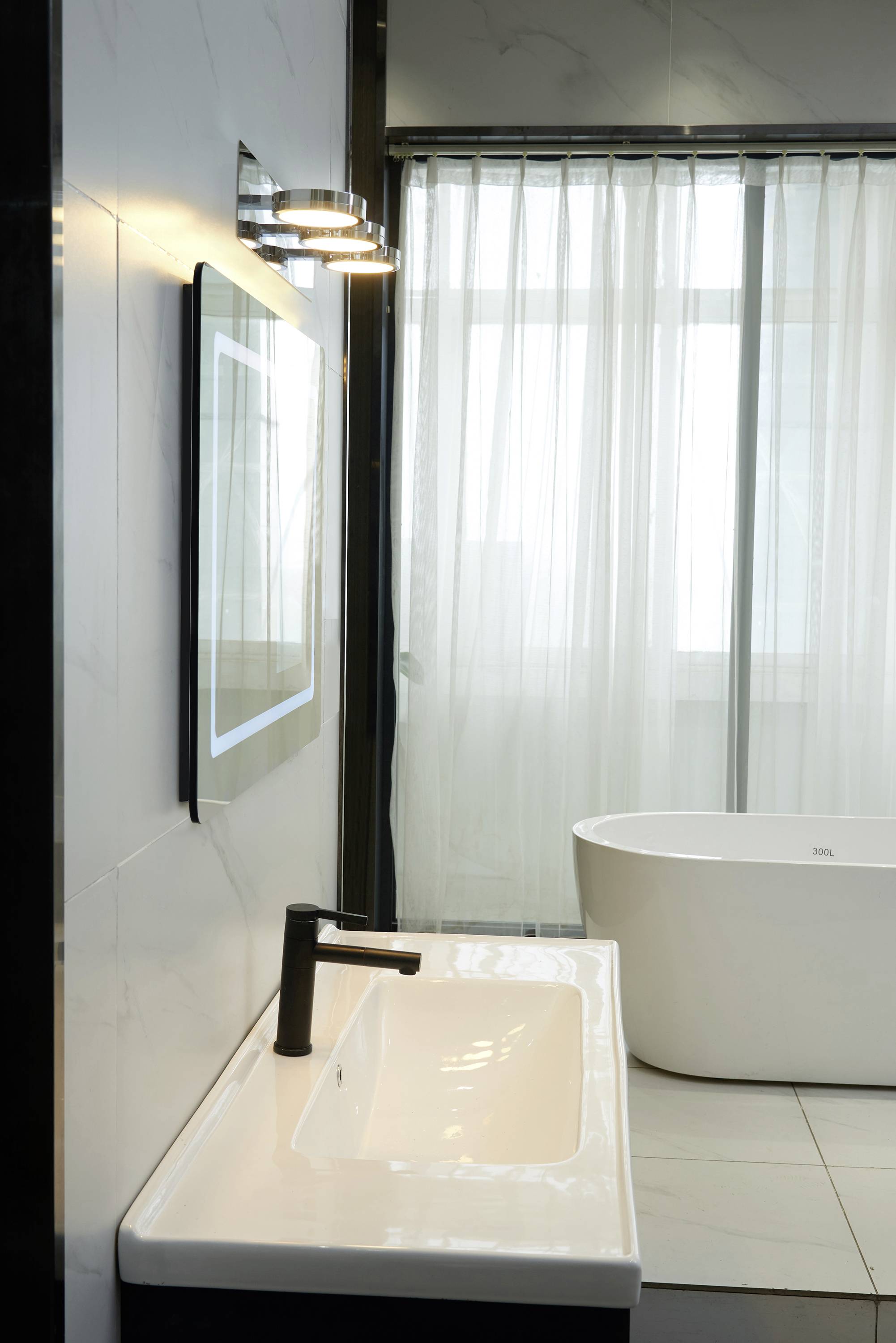 LightMe LM85632 LED-Spiegelleuchte LED GX53 6W Chrom