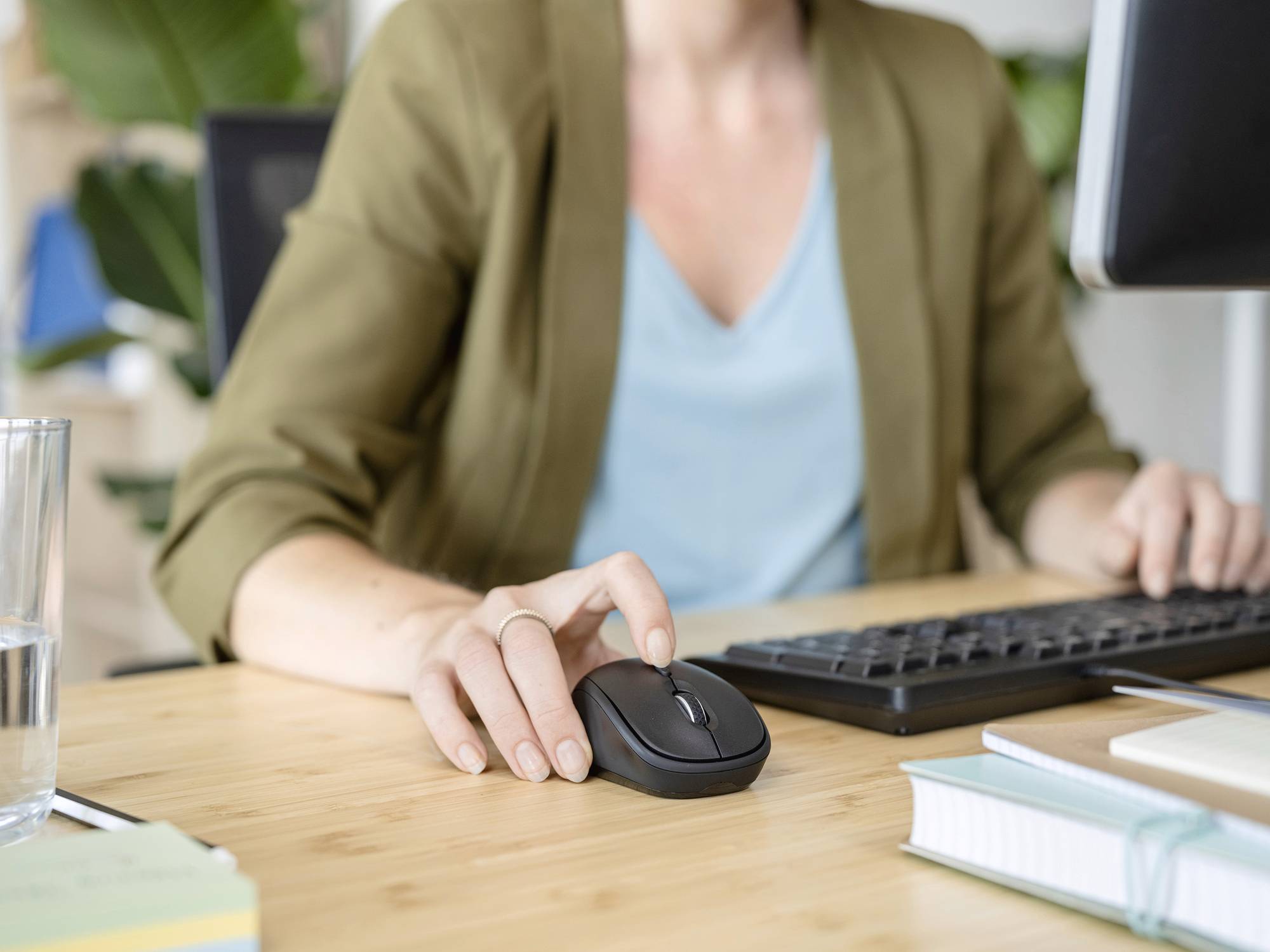 Trust TM-201 Maus Funk Optisch Schwarz 4 Tasten 1600 dpi Geräuscharme Tasten